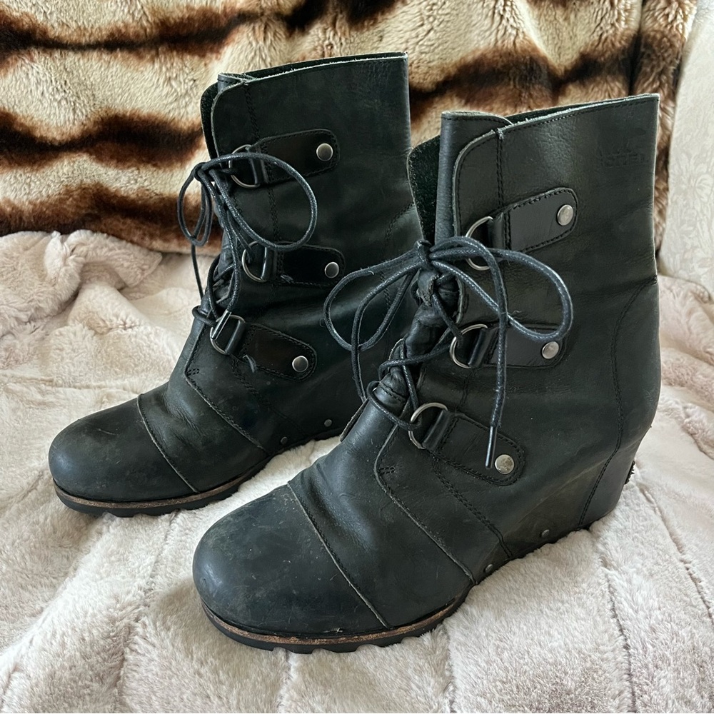 Sorel Joan of Arctic Black Leather Wedge Mid Boot Bootie - 9.5